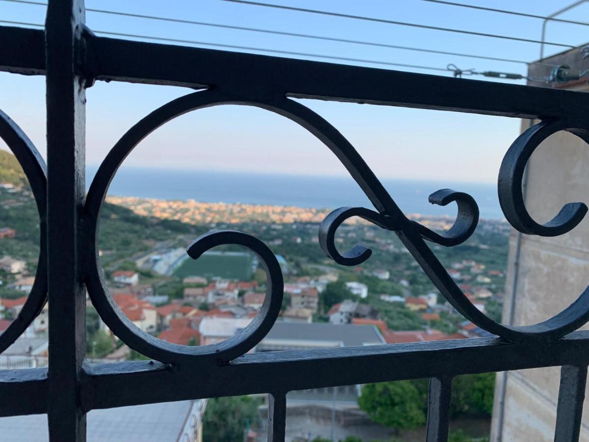 Il Nido Delle Rondini Apartment Формия Екстериор снимка