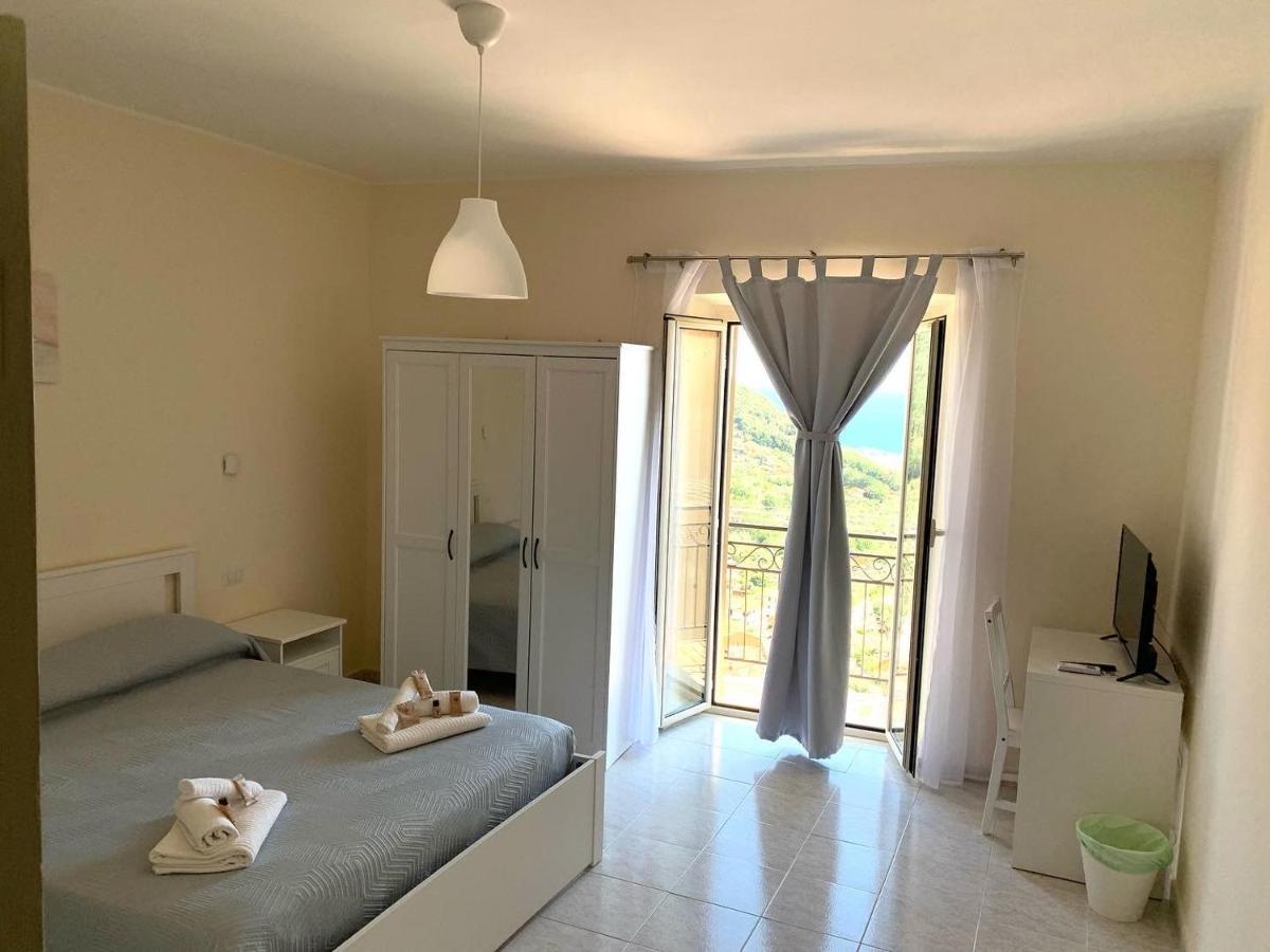Il Nido Delle Rondini Apartment Формия Екстериор снимка