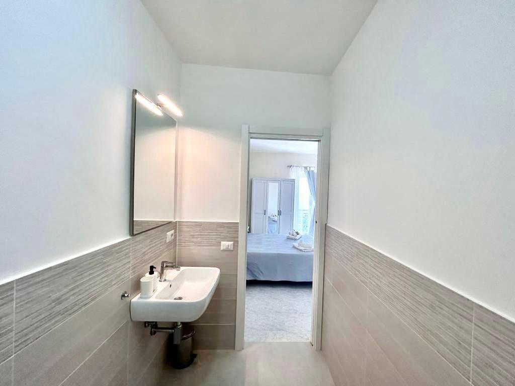 Il Nido Delle Rondini Apartment Формия Екстериор снимка